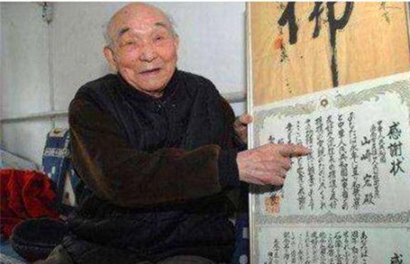 八月桂花遍地开