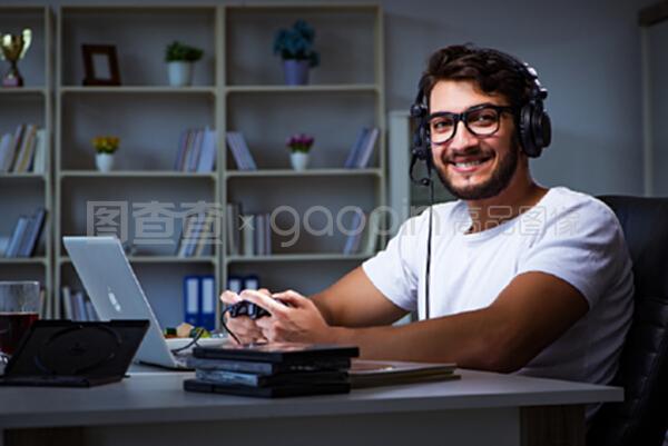 八步半喜怒哀乐（粤语版）