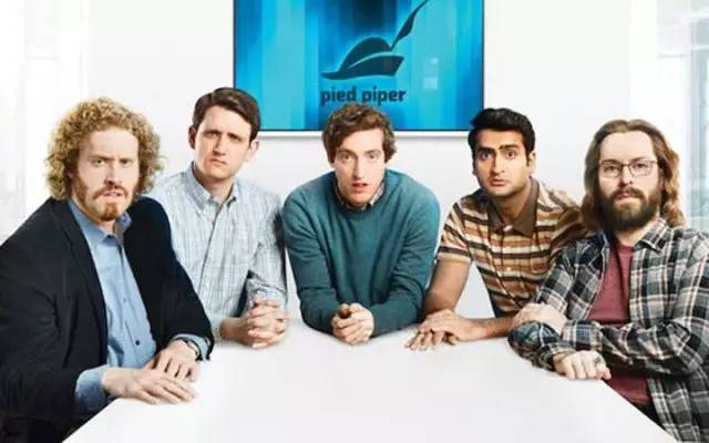 在大雪封闭的山庄里